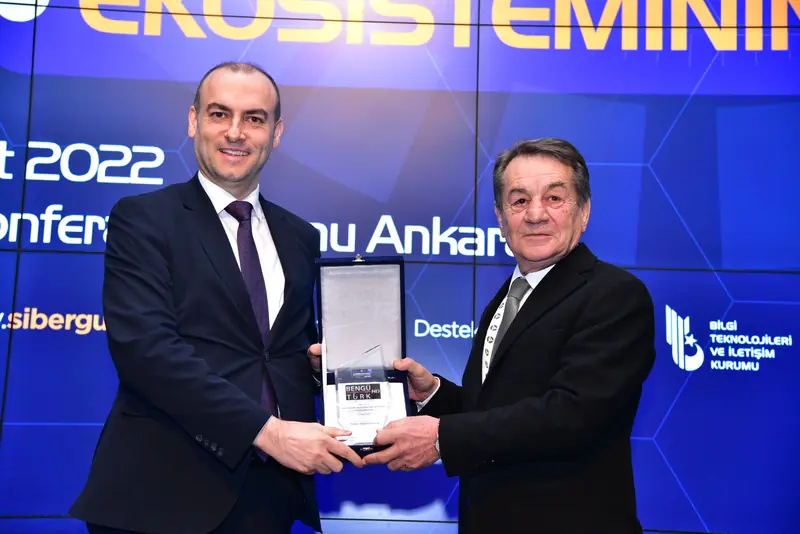 Teknoloji ve Gelecek programı Türkiye Bilişim Derneği ödül takdimi